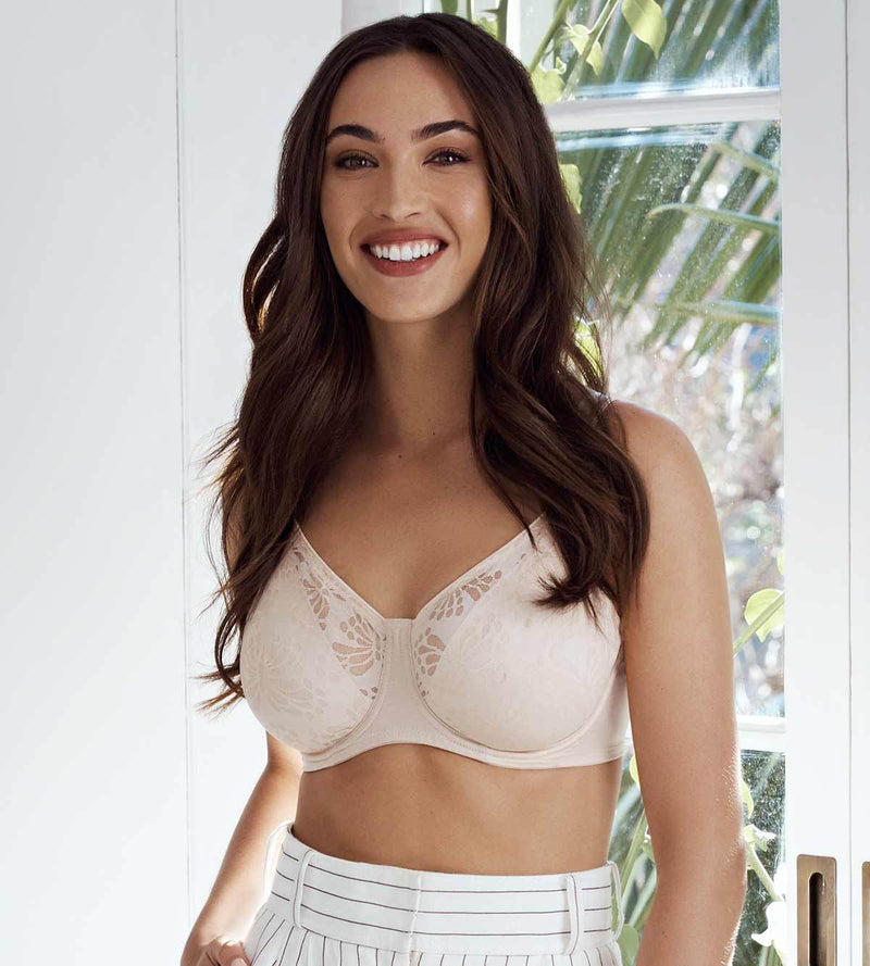 Berlei Luminous Embroidered Minimiser Bra Nude Lace 16DD Nude Lace PPT  Underwire : : Clothing, Shoes & Accessories